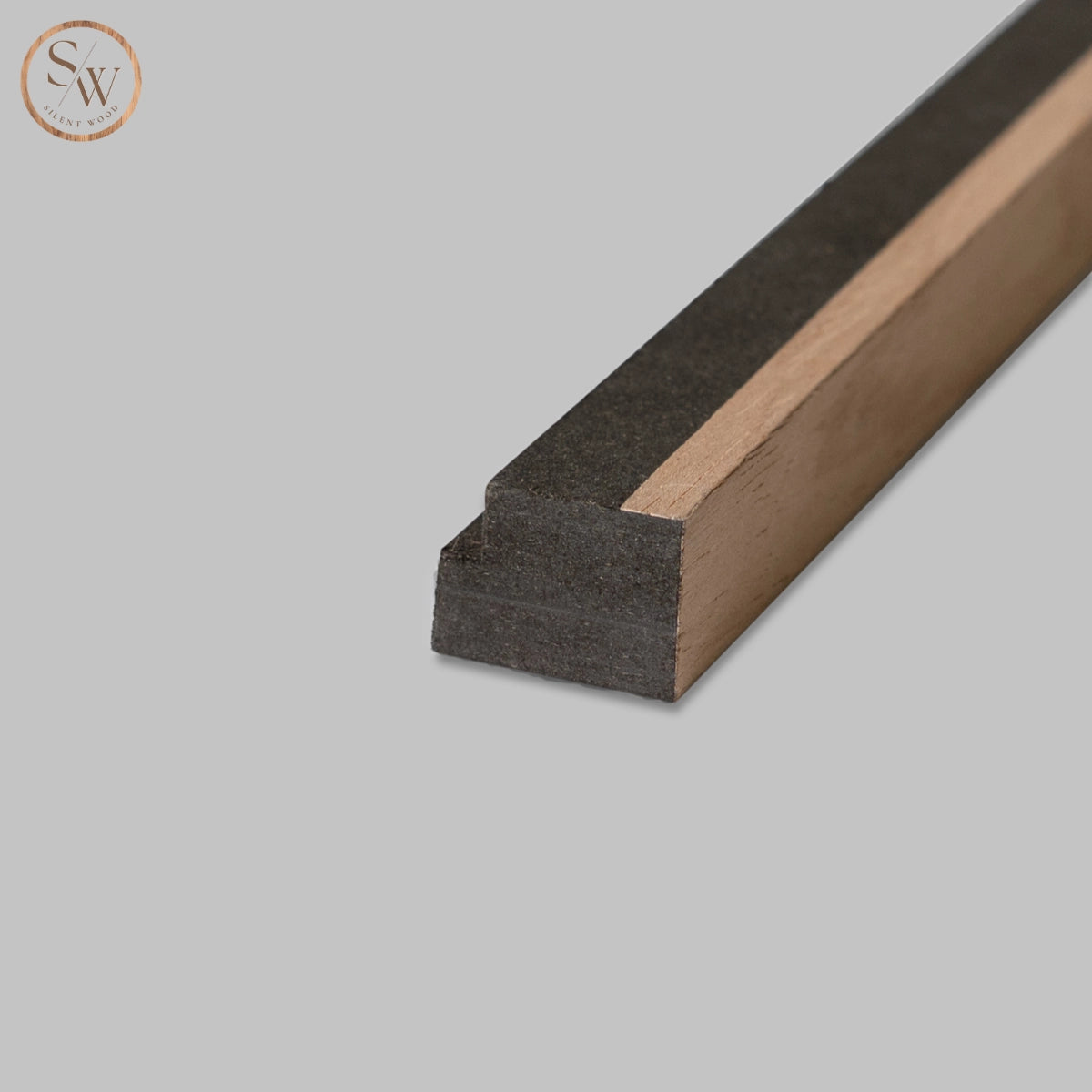 Akustikpanel avslutningslist light oak premium närbild